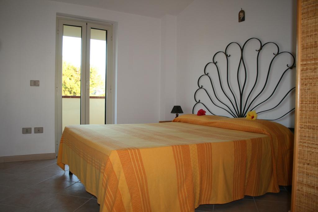 Residenza Stefanelli Apartment Capo Vaticano Cameră foto